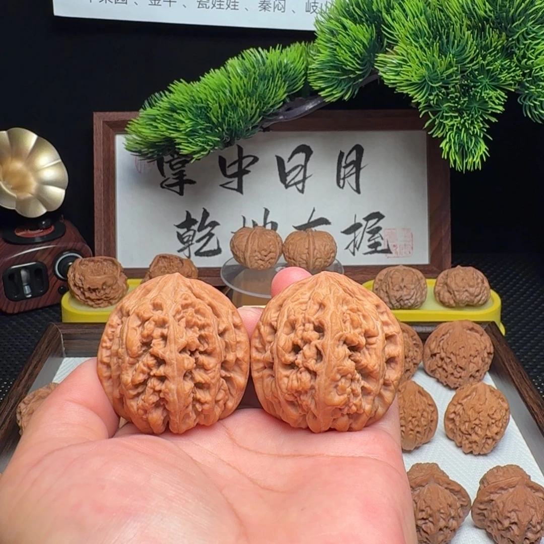 吊坠文玩核桃全品白茬无药粗筋三围同尺41尺，单只25.2克，两只50.4