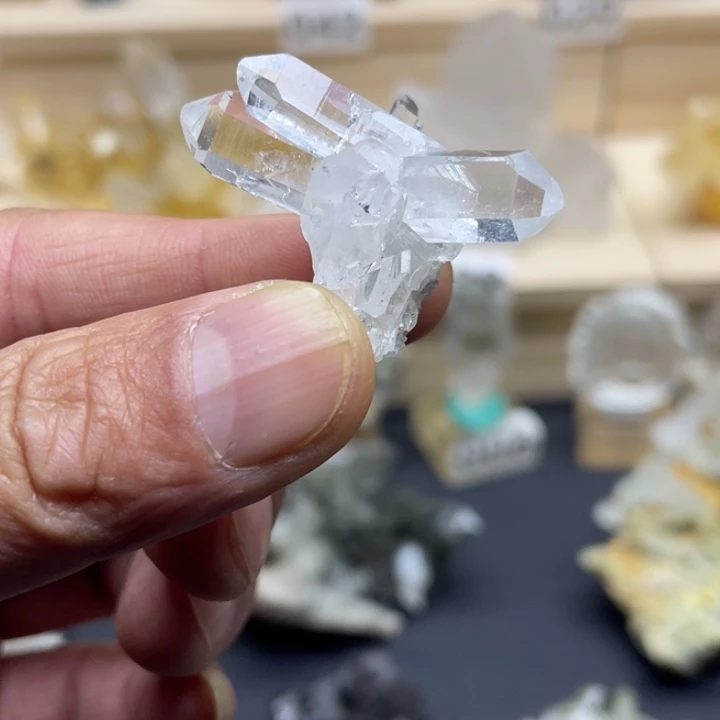石材天然巴基斯坦白水晶家居摆件
