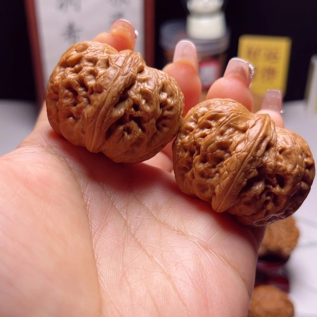 文玩核桃吊坠平谷翘元宝