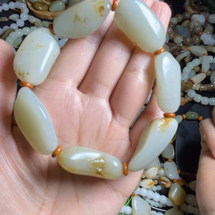 未镶嵌手链和田玉乐**在