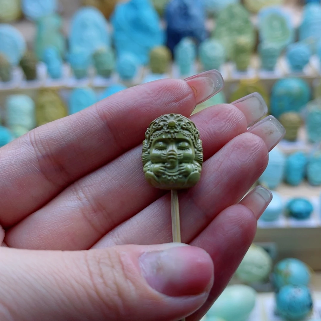 绿松石未镶嵌珠宝奇石