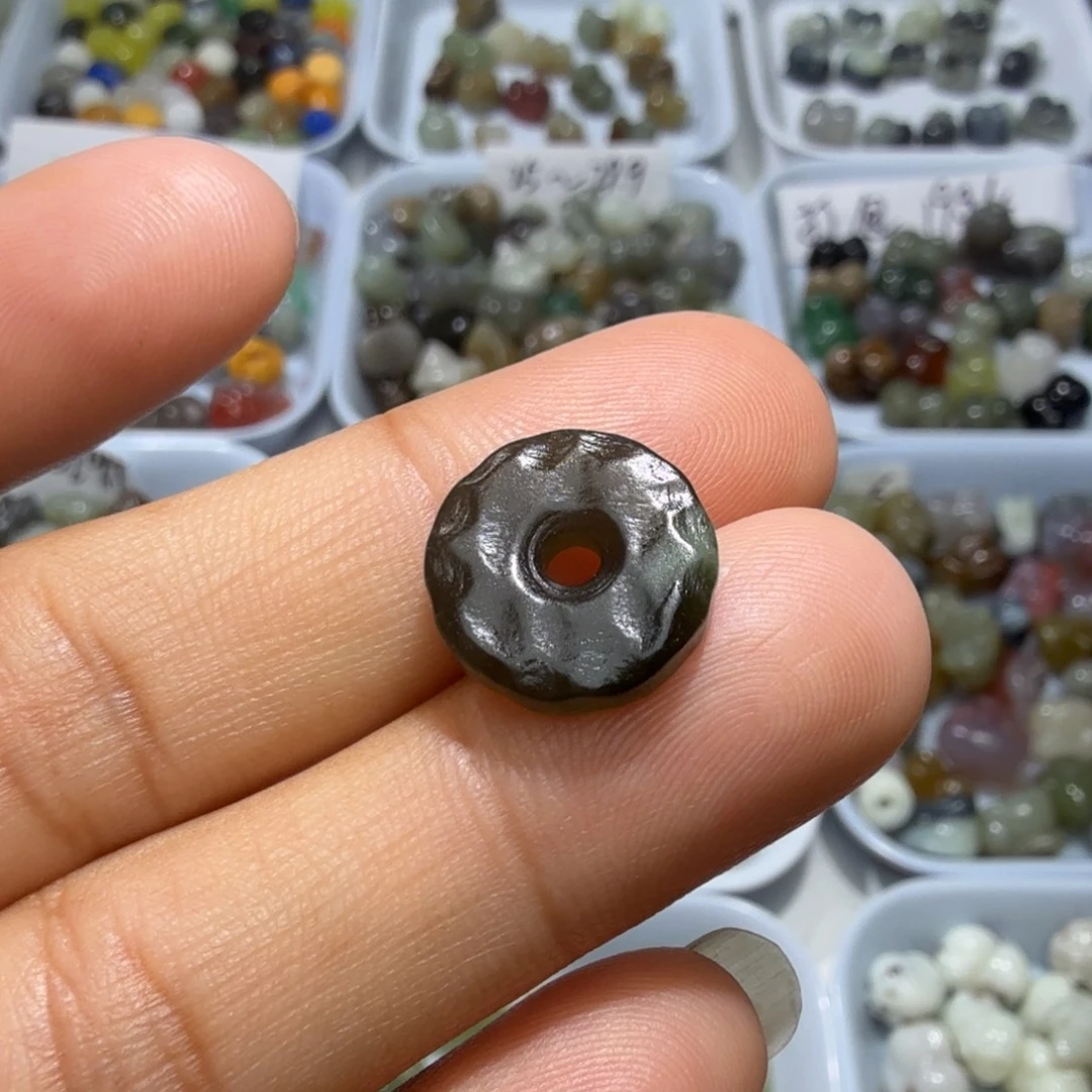 和田玉未镶嵌珠宝奇石