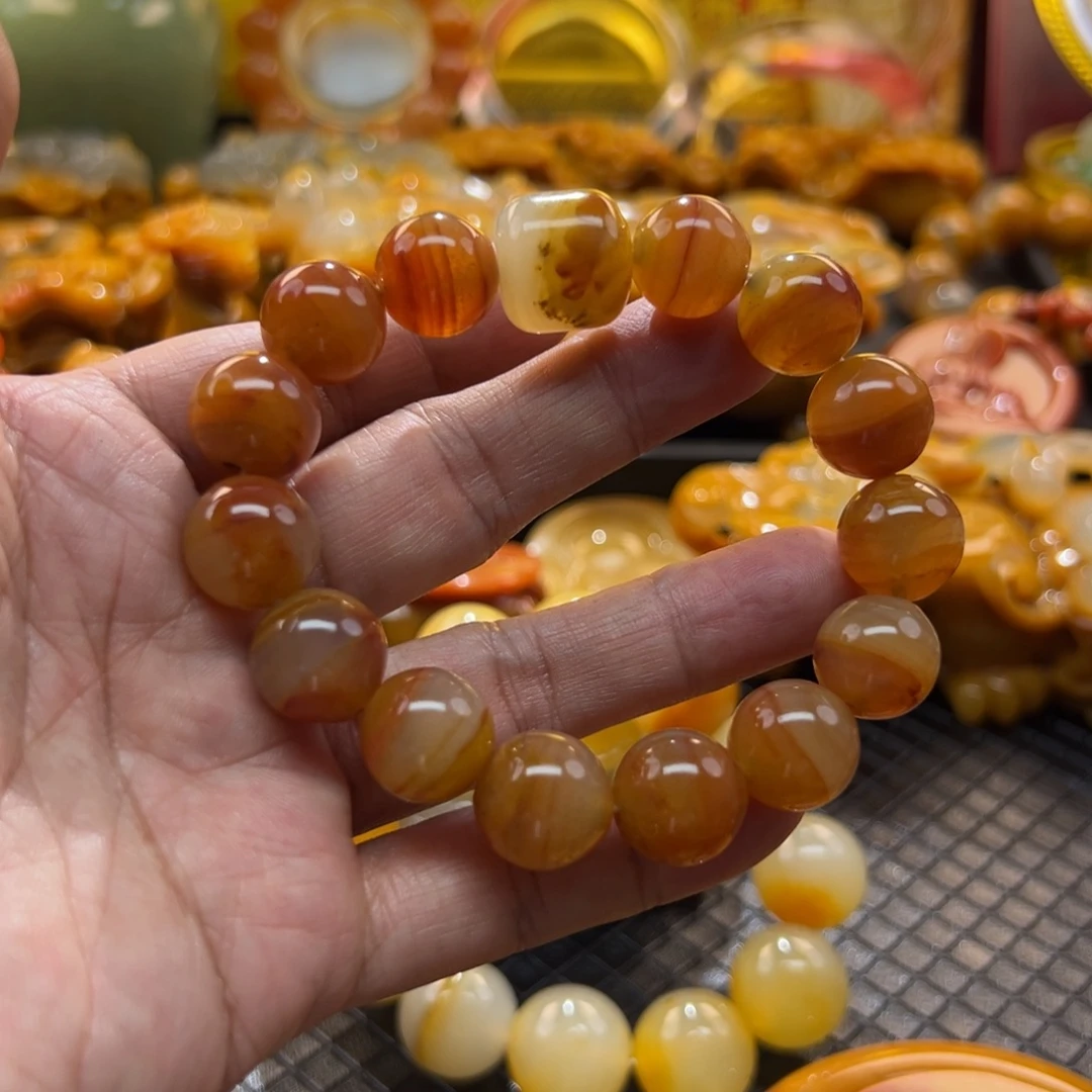 颈饰未镶嵌石英质玉