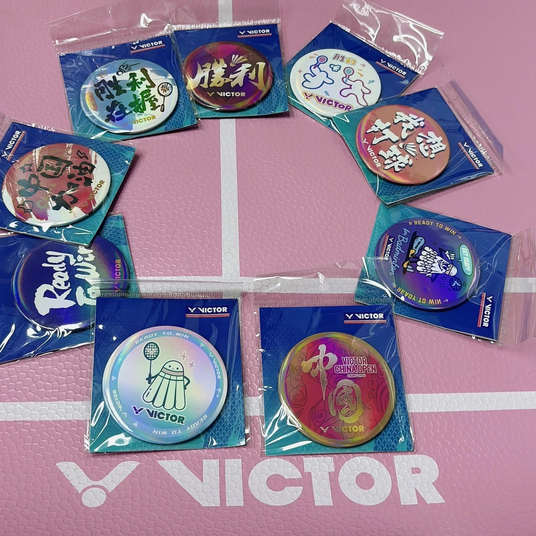 威克多纪念徽章随机一枚