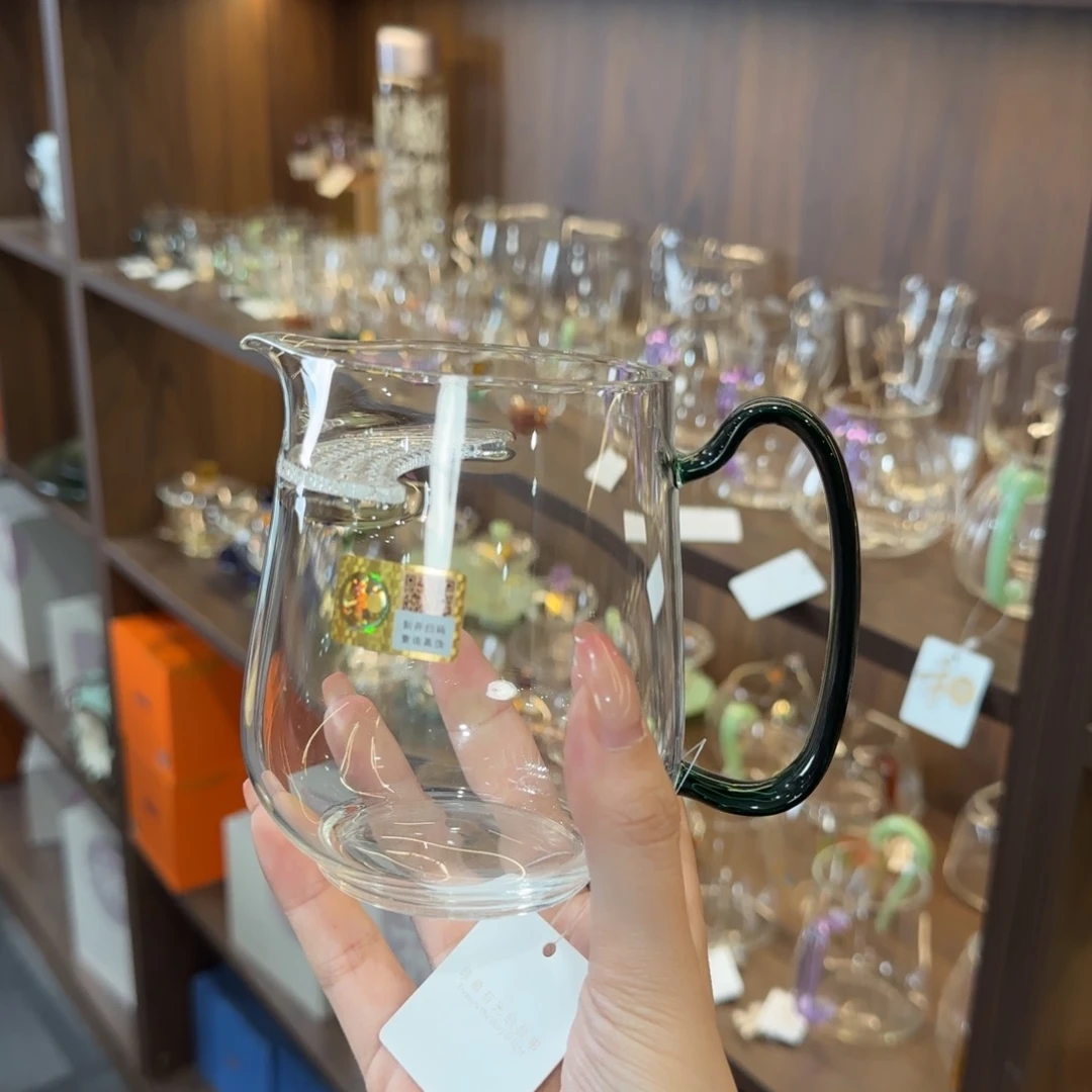禾器丰然墨绿色。。。。