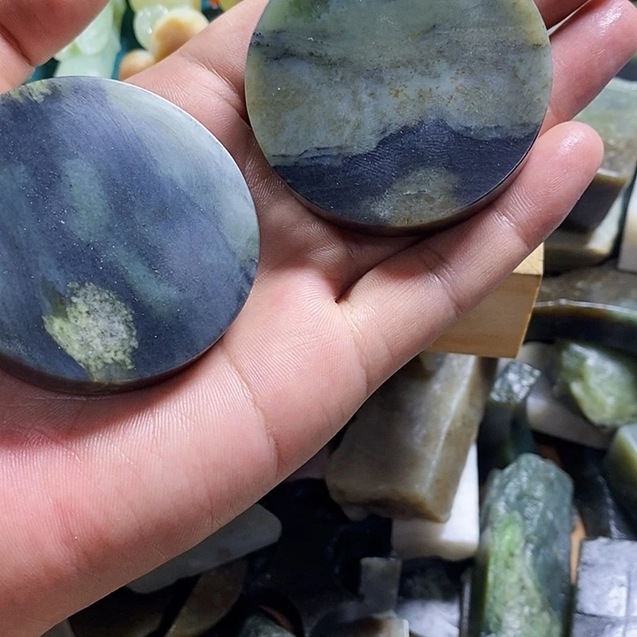 向***@和田玉（糖玉）未镶嵌珠宝半成品