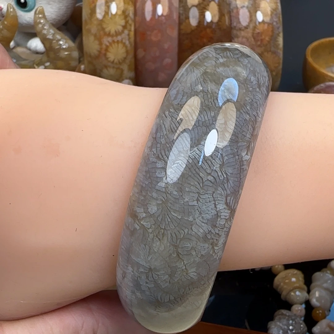 硅化珊瑚（珊瑚玉）未镶嵌手镯63-65圈