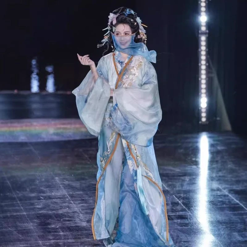 国风大典秀同款交领大袖汉服战国袍女马山楚墓复原绣花晕染氛围