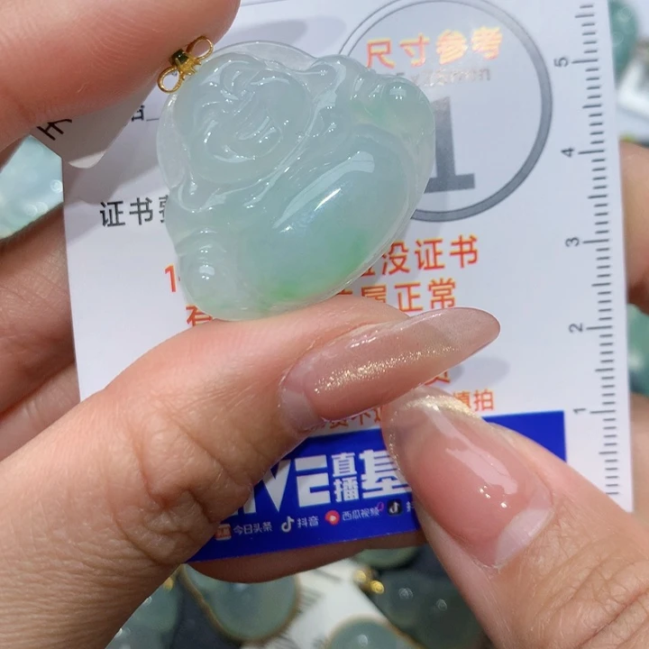 翡翠颈饰18K金镶嵌佛公