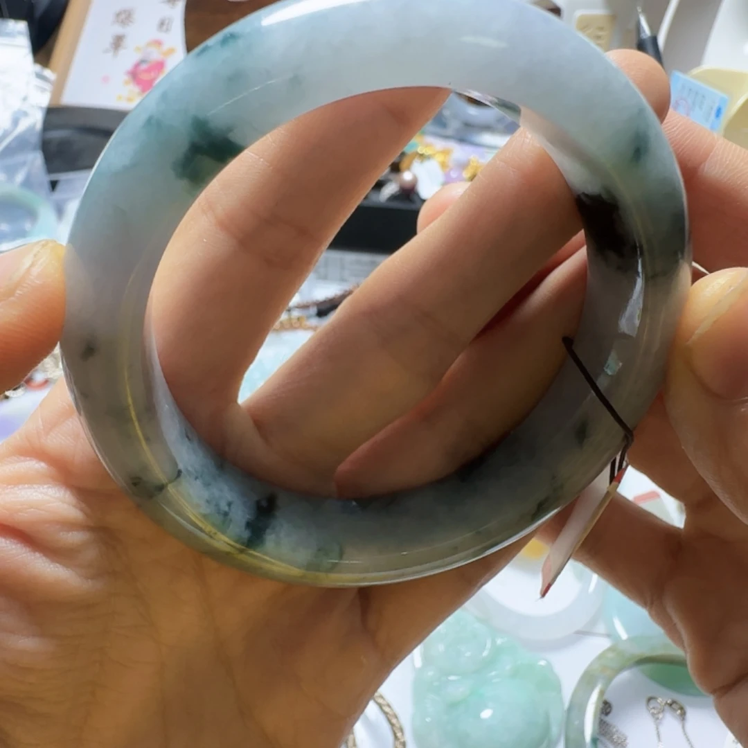 胖***豆翡翠未镶嵌手镯翡翠299