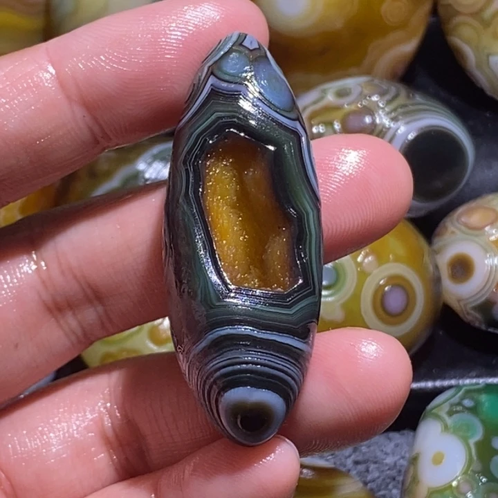 娜***斯玛瑙/玉髓未镶嵌珠宝奇石