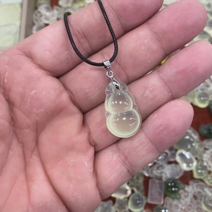 蛇纹石玉合金颈饰