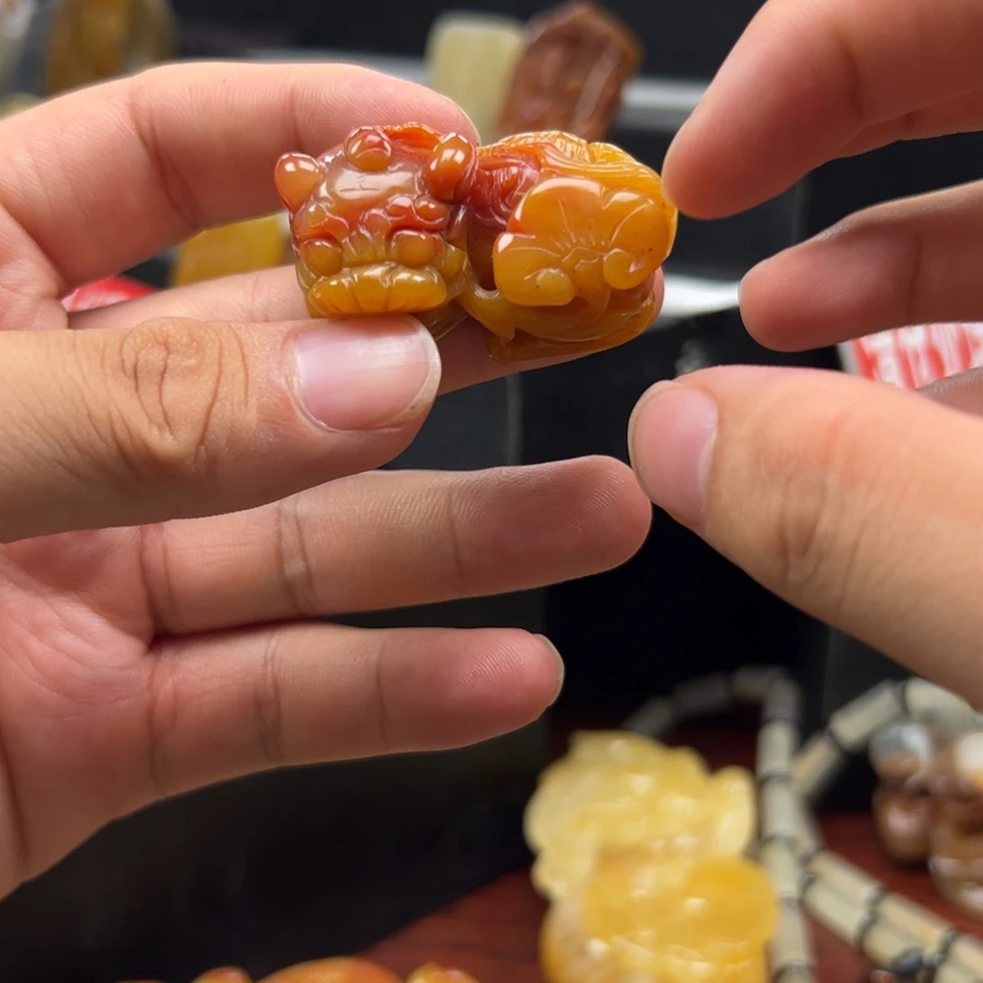 未镶嵌石英质玉（黄龙玉）黄龙玉