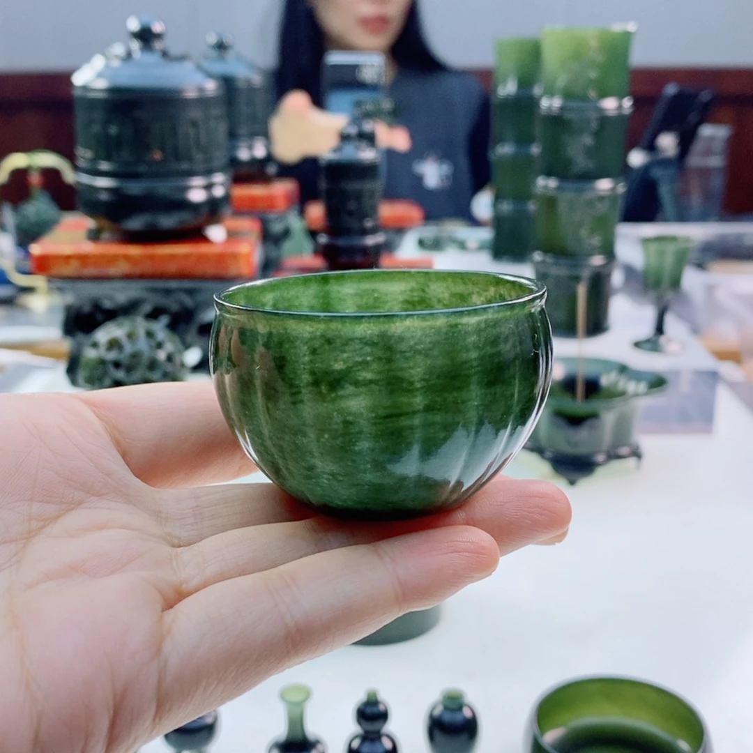 未镶嵌和田玉摆件