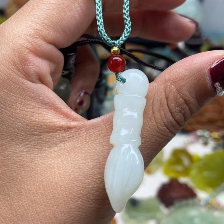 蛇纹石玉未镶嵌颈饰