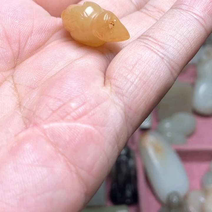 贵***0未镶嵌和田玉（糖玉）挂件