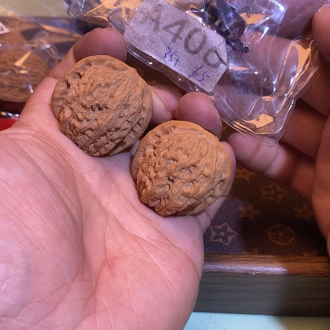 桃核把件血麒麟 精修。