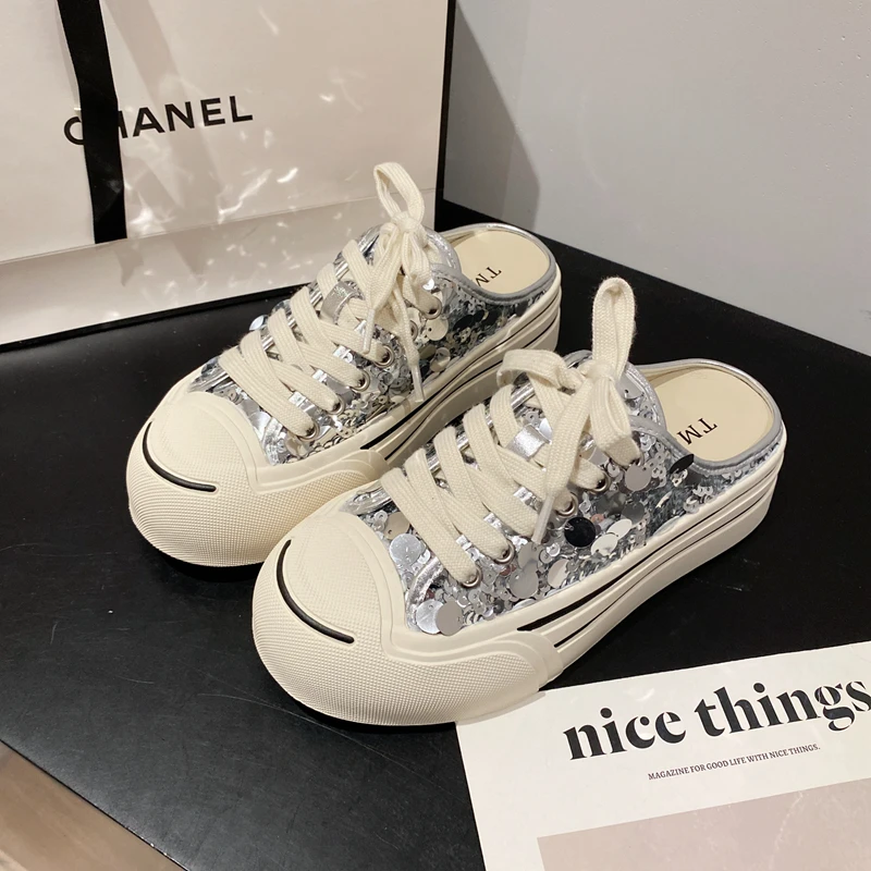 真皮亮片包头拖鞋女2025春夏新款休闲百搭软底系带松糕跟懒人拖鞋