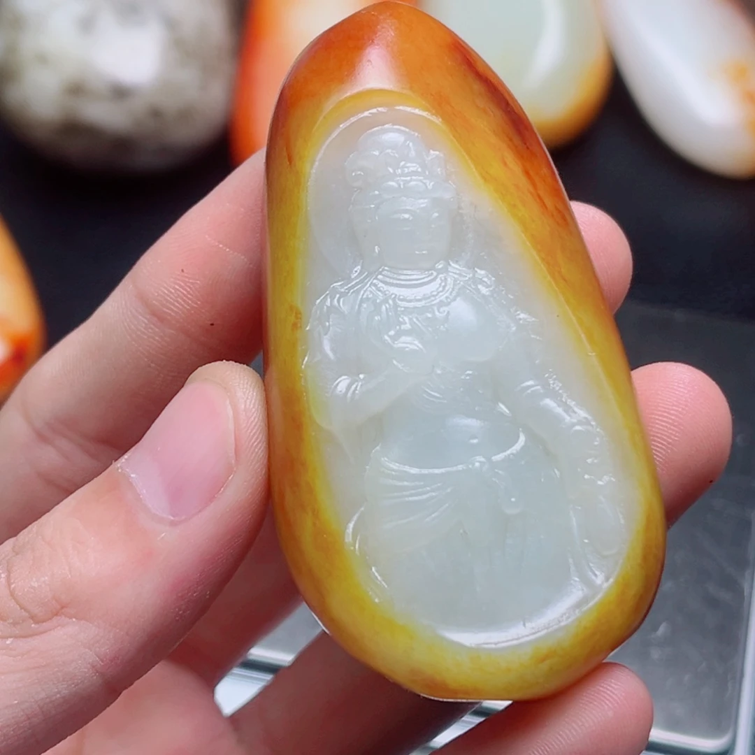 成***功和田玉未镶嵌挂件