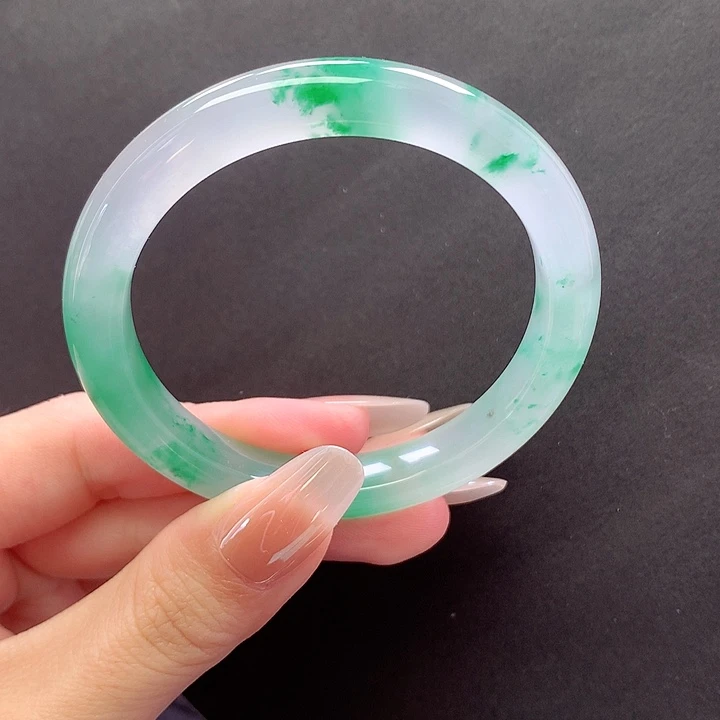 未镶嵌手镯石英质玉