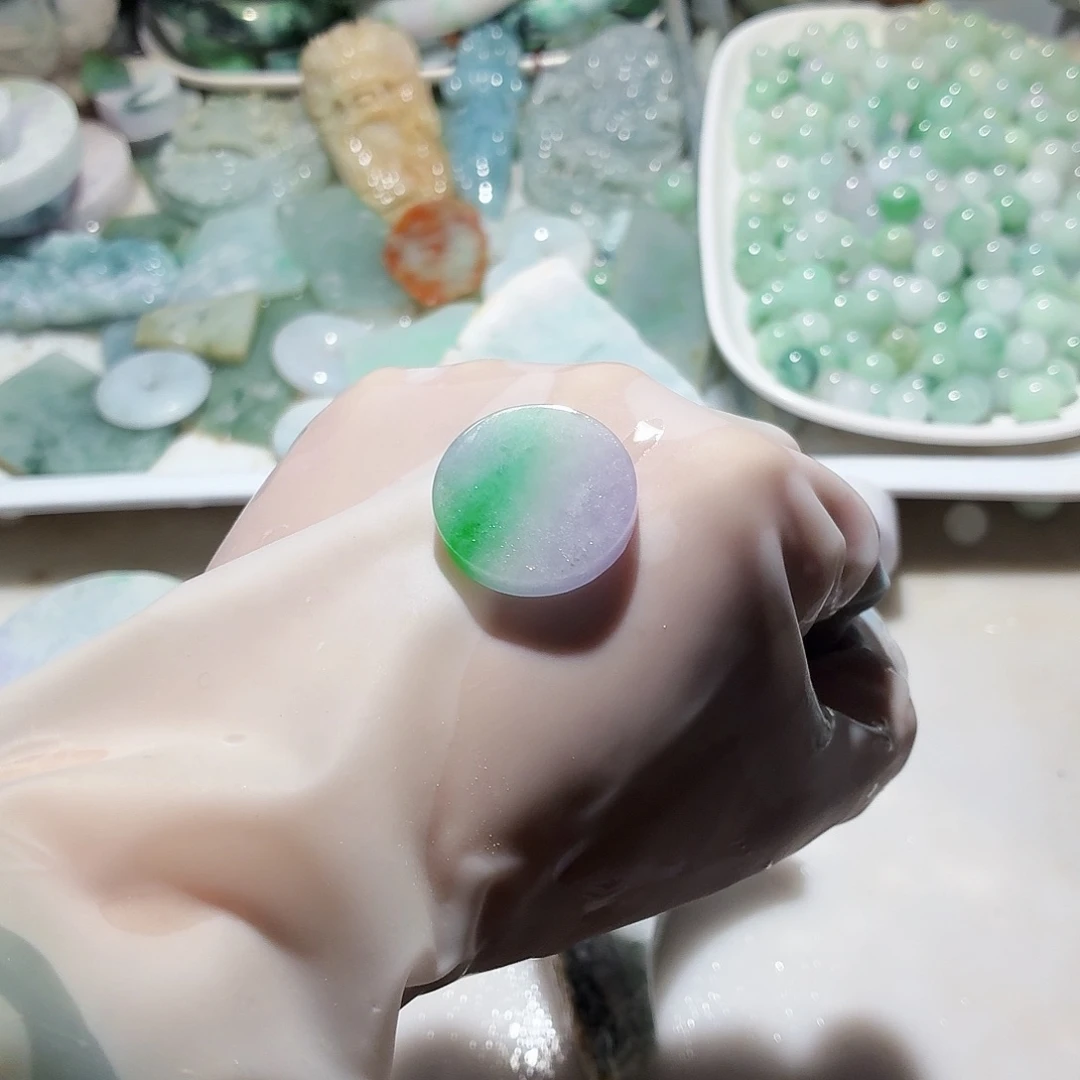 翡翠未镶嵌颈饰边角料