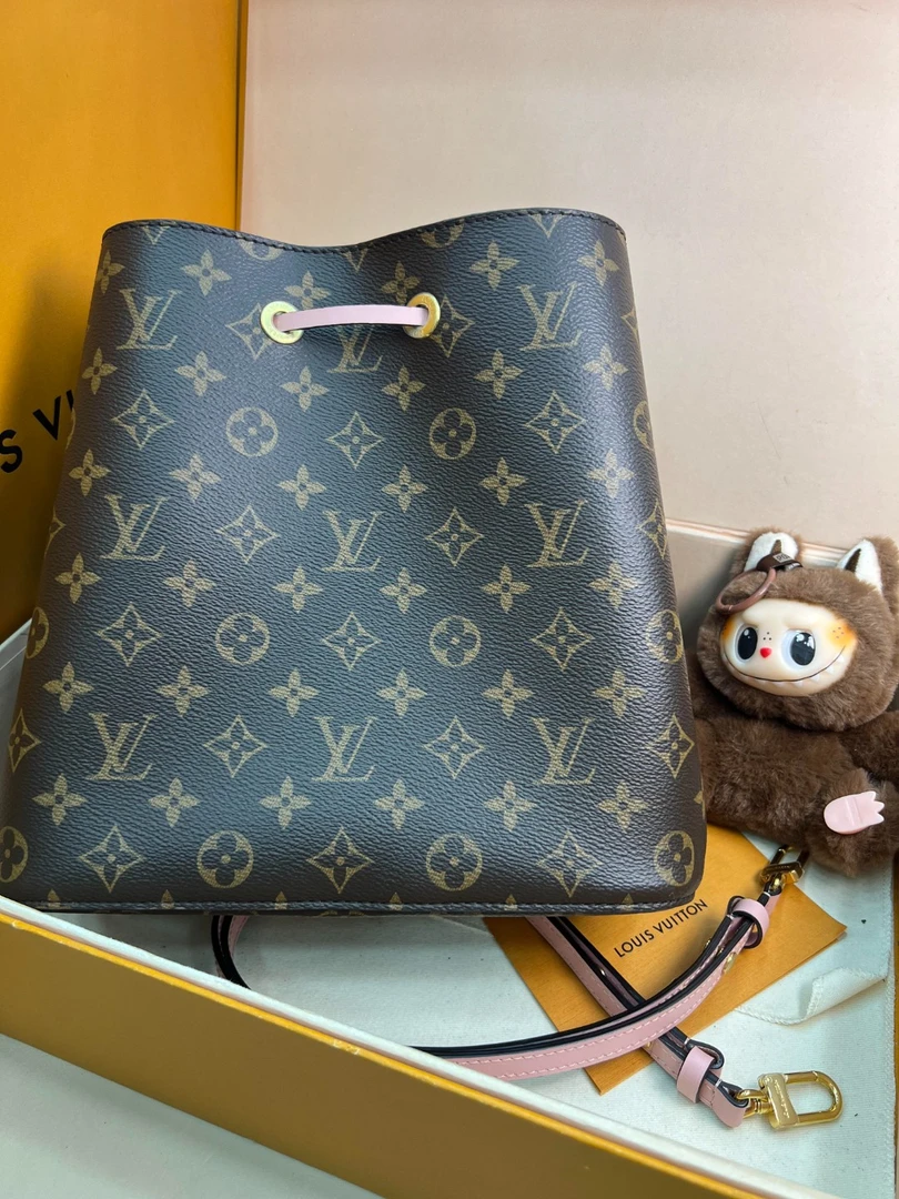 未使用 LouisVuitton/路易威登 [瓜瓜专属]粉水桶芯片款单肩包