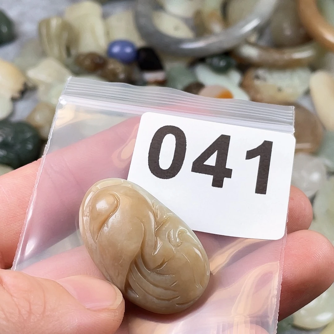 和田玉（糖玉）颈饰未镶嵌