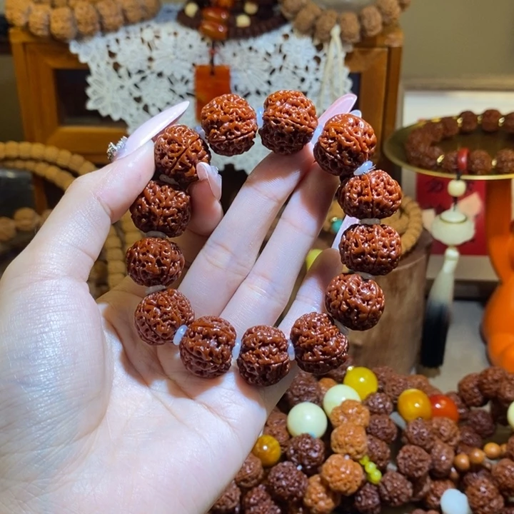 朴***妮金刚菩提手串186玉华满肉树王一物一图