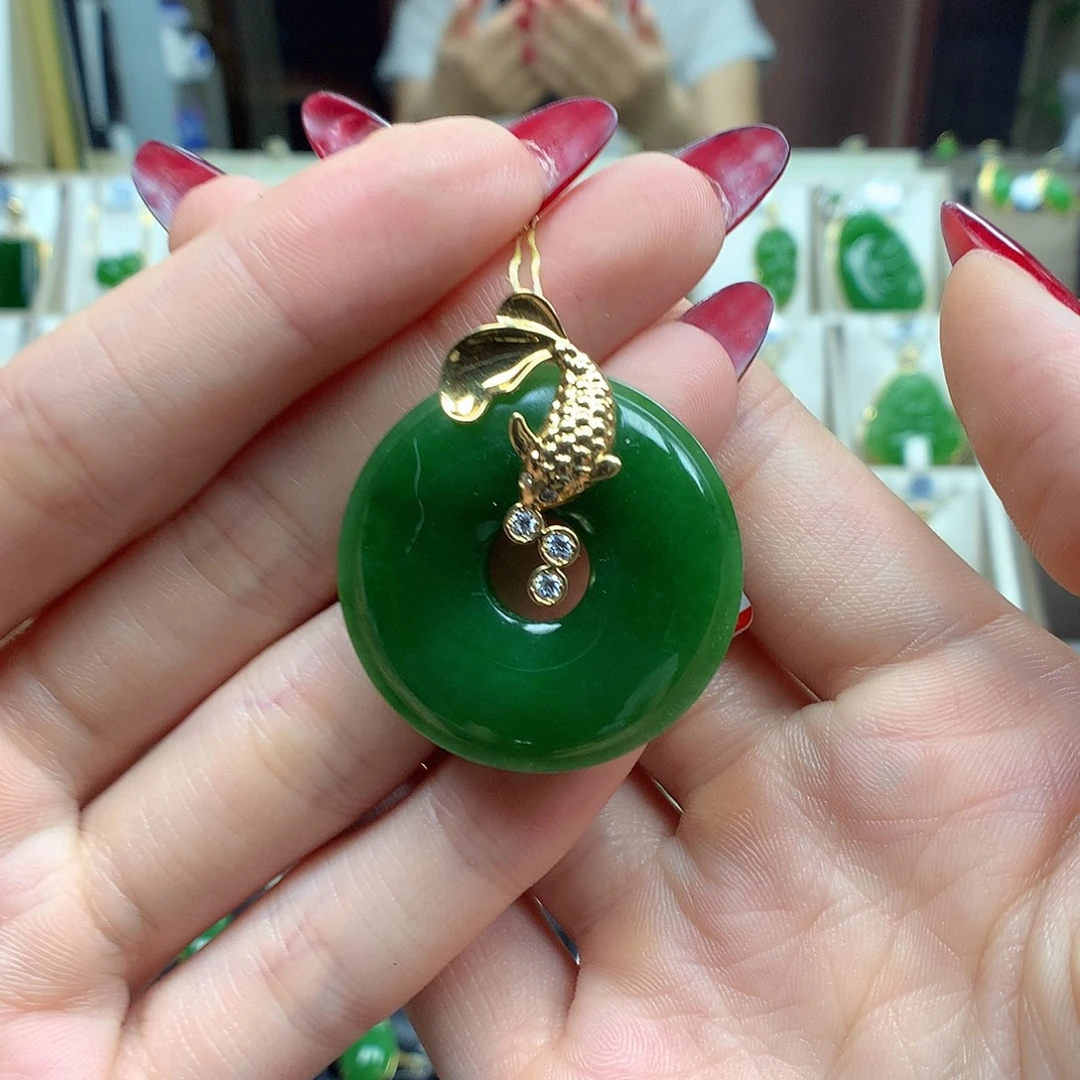 颈饰18K金镶嵌和田玉30