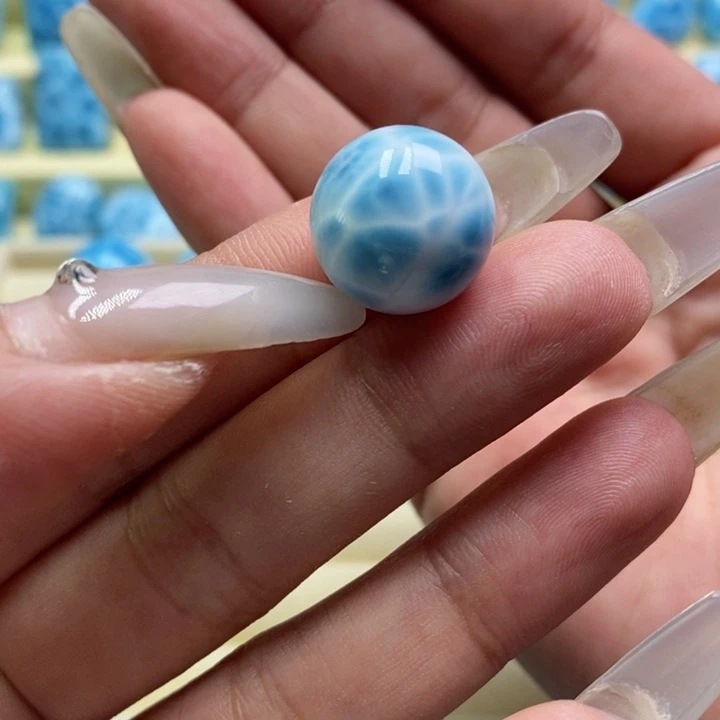 大****针钠钙石（海纹石）未镶嵌颈饰