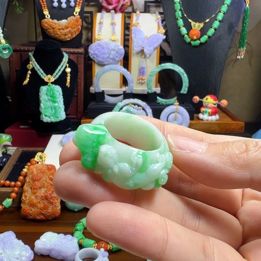 ****妞翡翠未镶嵌毛衣链冰