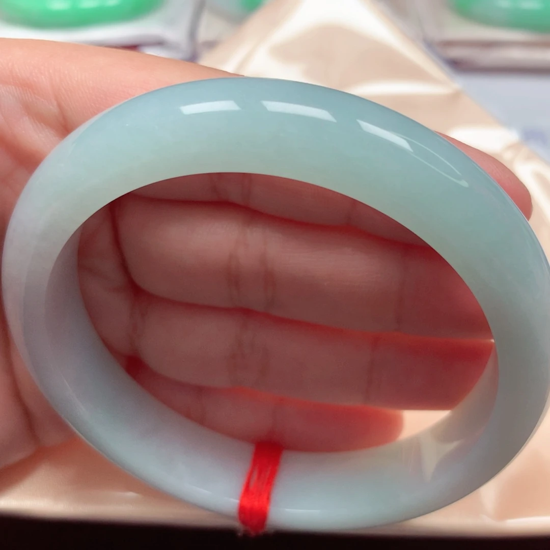 翡翠手镯未镶嵌28天空蓝63圈