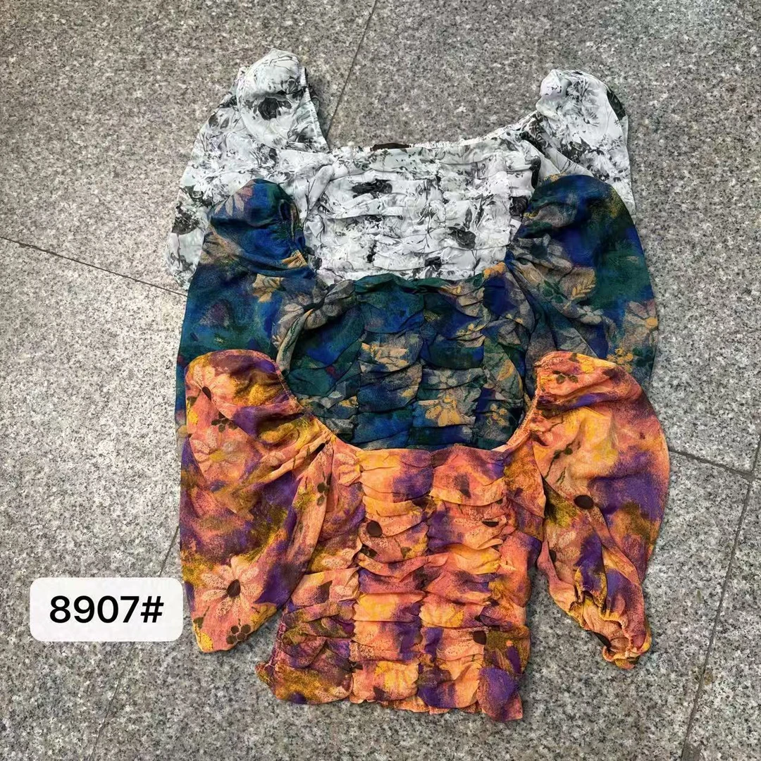 雯雯家 2025夏季新款碎花方领气质显瘦上衣