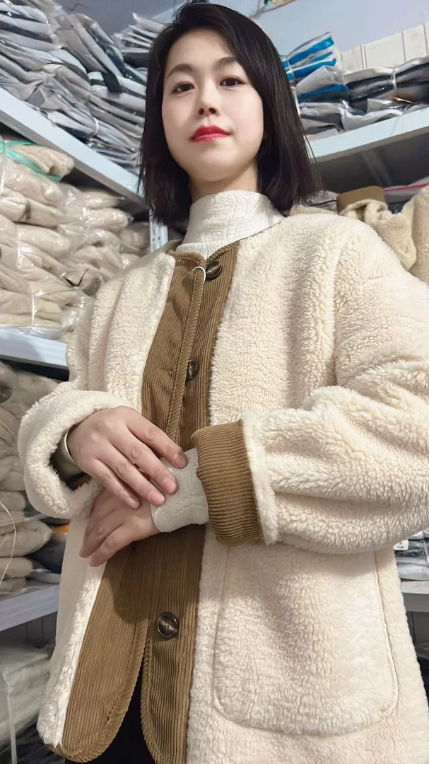 春款皮毛一体外套时尚