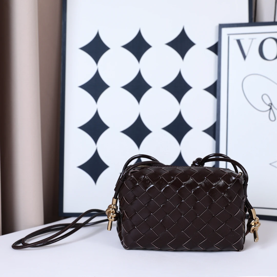 时代品牌编织包新款时尚单肩斜跨包通勤真皮女包M10615