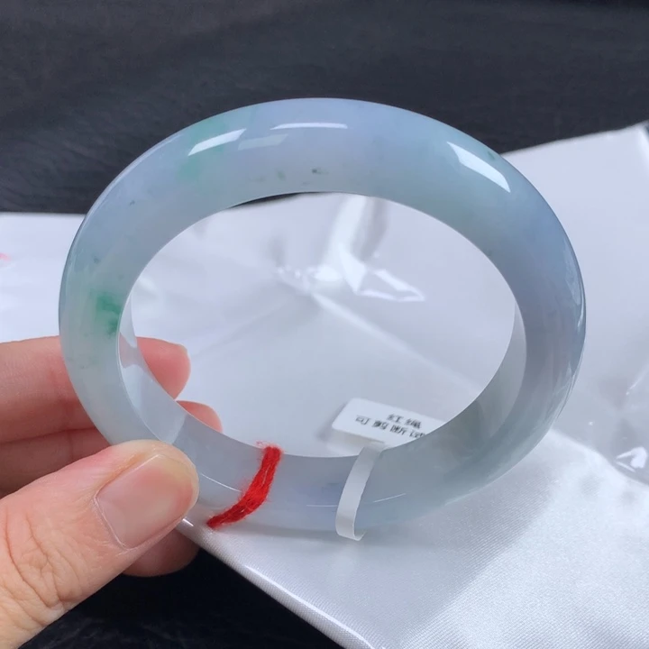 翡翠未镶嵌手镯