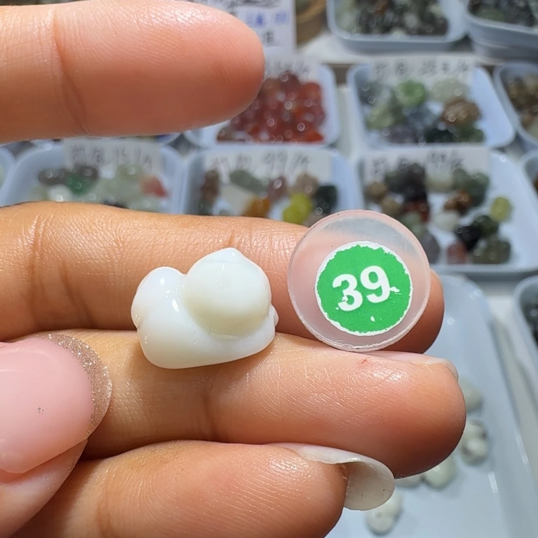 和田玉未镶嵌珠宝奇石