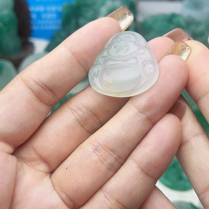 颈饰未镶嵌石英质玉