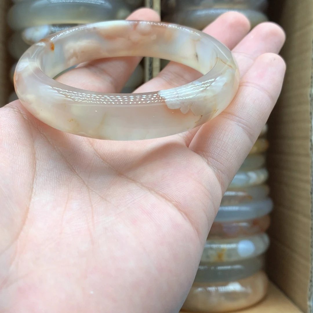 【闪购商品】玛瑙/玉髓手镯未镶嵌遇****