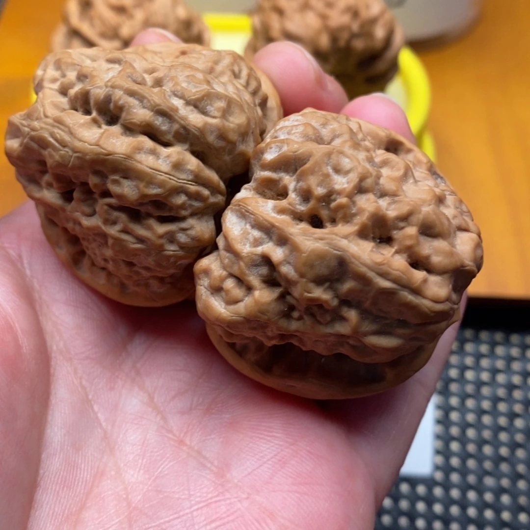 文玩核桃把件边40左右