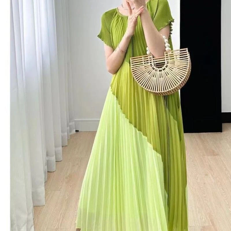 长裙法式高级感女装冷淡风韩系气质洋气短袖宽松褶皱连衣裙夏