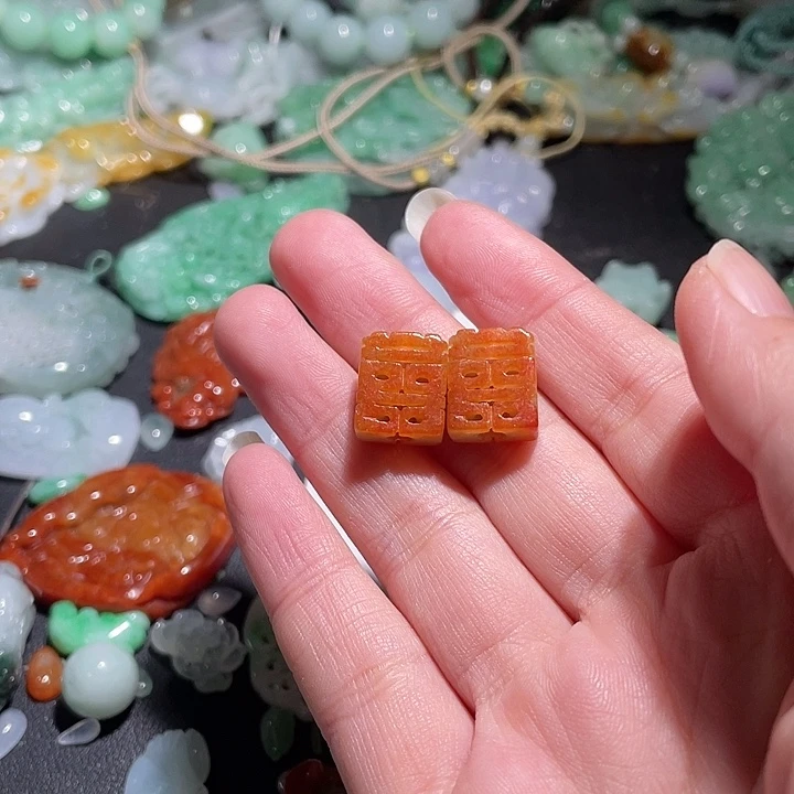 颈饰未镶嵌翡翠智****聊天