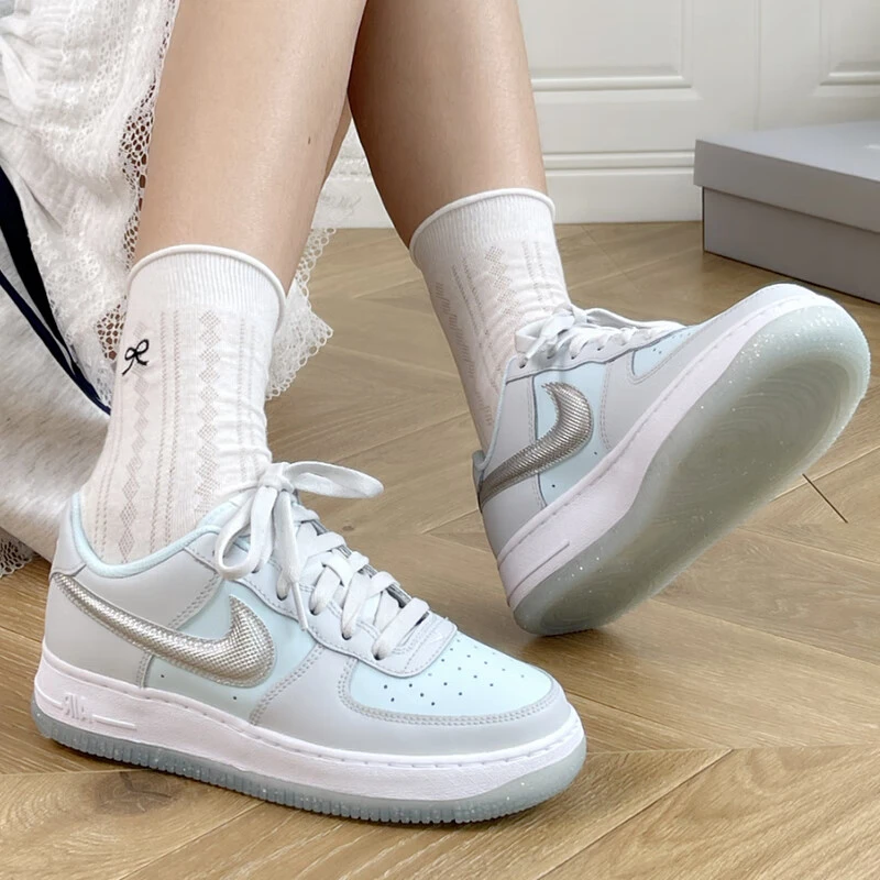 耐克NIKE女鞋AF1空军一号厚底运动鞋百搭休闲板鞋银蓝HQ3249-043