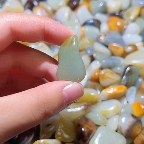 和田玉（糖玉）未镶嵌颈饰12.1克