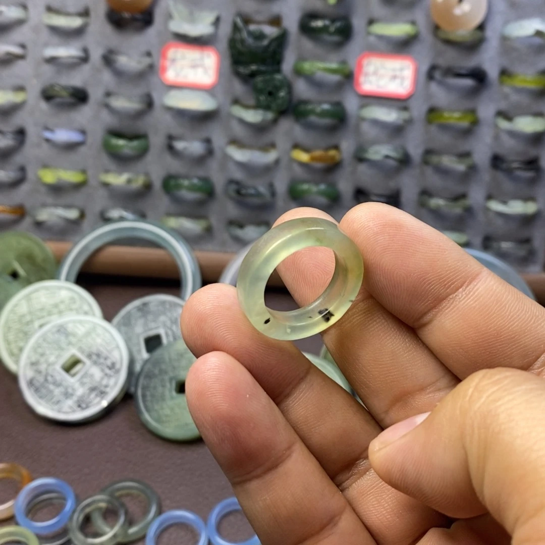 蛇纹石玉未镶嵌戒指