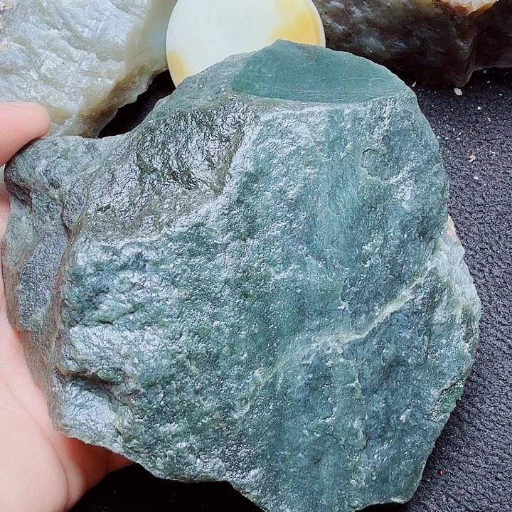 未镶嵌和田玉（糖玉）珠宝半成品