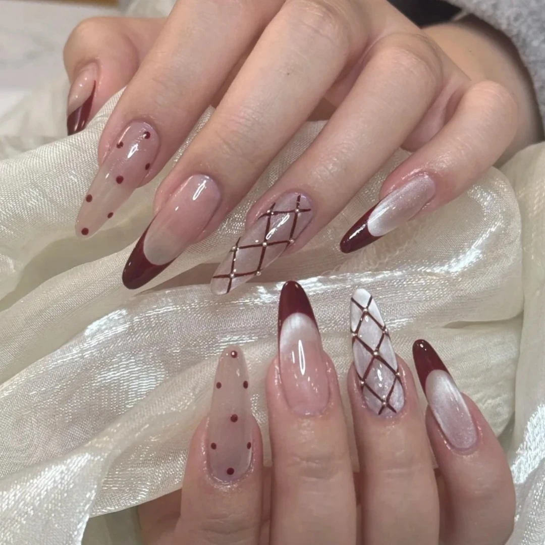 【勤勤-穿戴甲】【酒红格纹】迷人红色法式菱形格手工穿戴甲