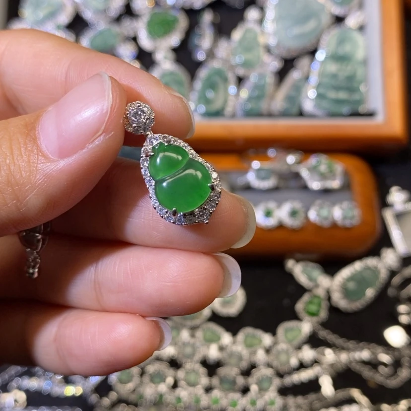 【闪购商品】翡翠颈饰未镶嵌十****子天然