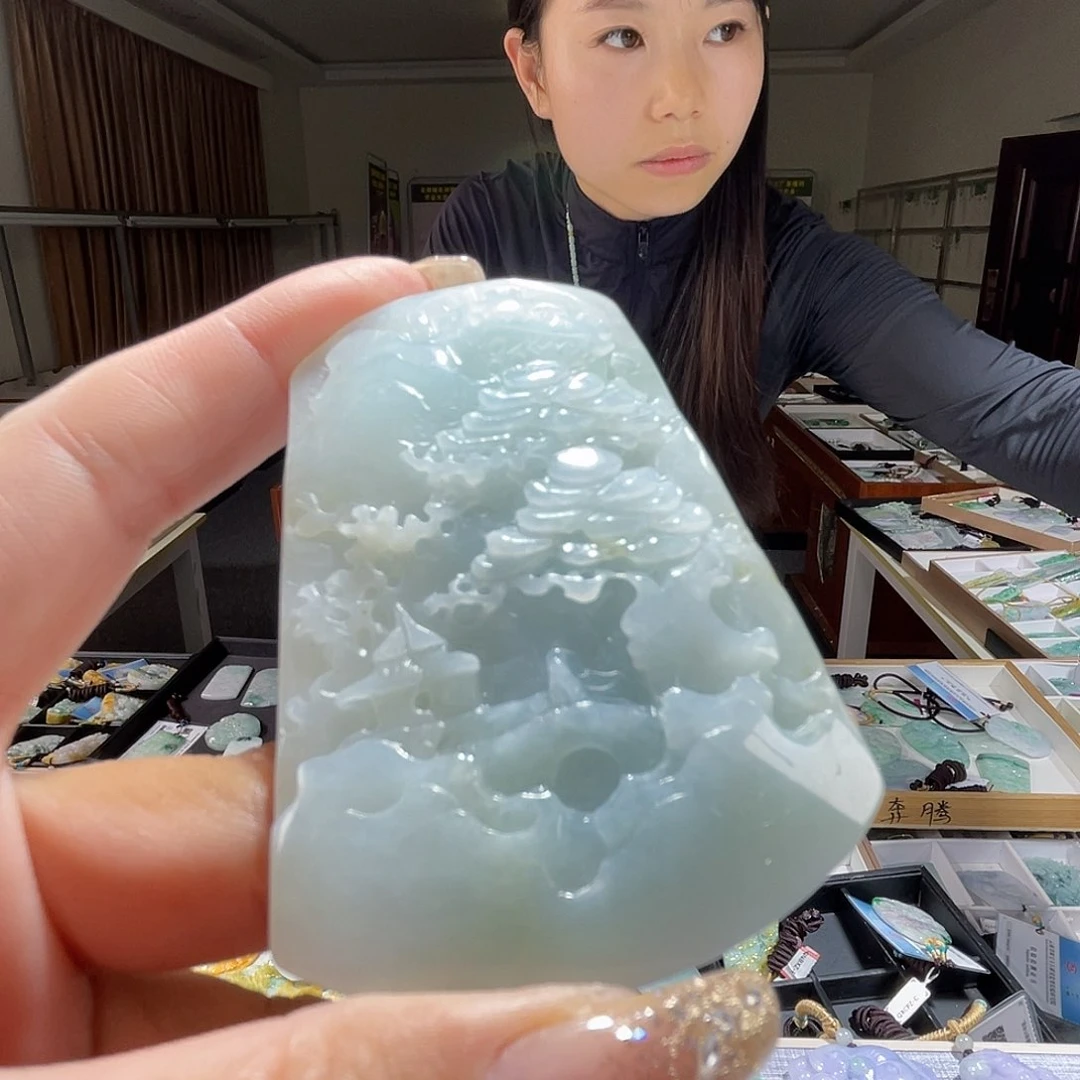 翡翠未镶嵌颈饰一