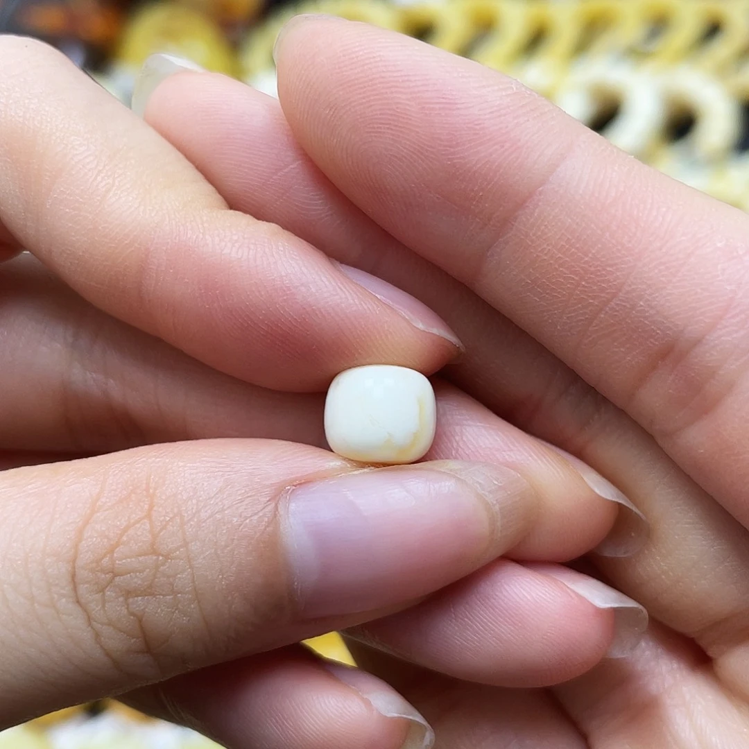 未镶嵌蜜蜡裸石老型8.6✖️7.5mm瑕